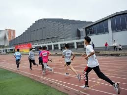 为此，湖人将丹尼格林和28号签送给雷霆，从雷霆引进了施罗德。