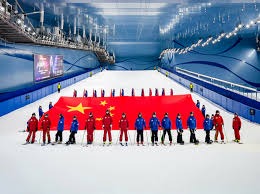 NBA／以假亂真！柯瑞超遠三分球神射影片瘋傳 真實情況曝光