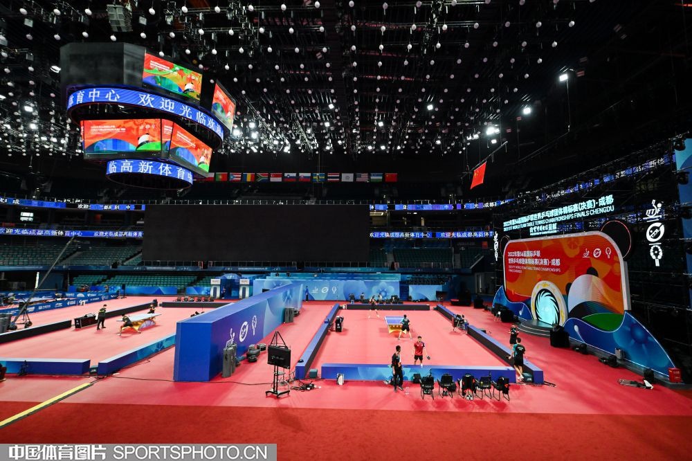 曼联0-3伯恩茅斯，滕哈格赛后遭球迷怒嘘