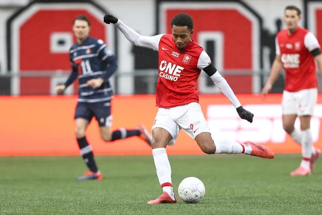 他们在关键 他们在关键